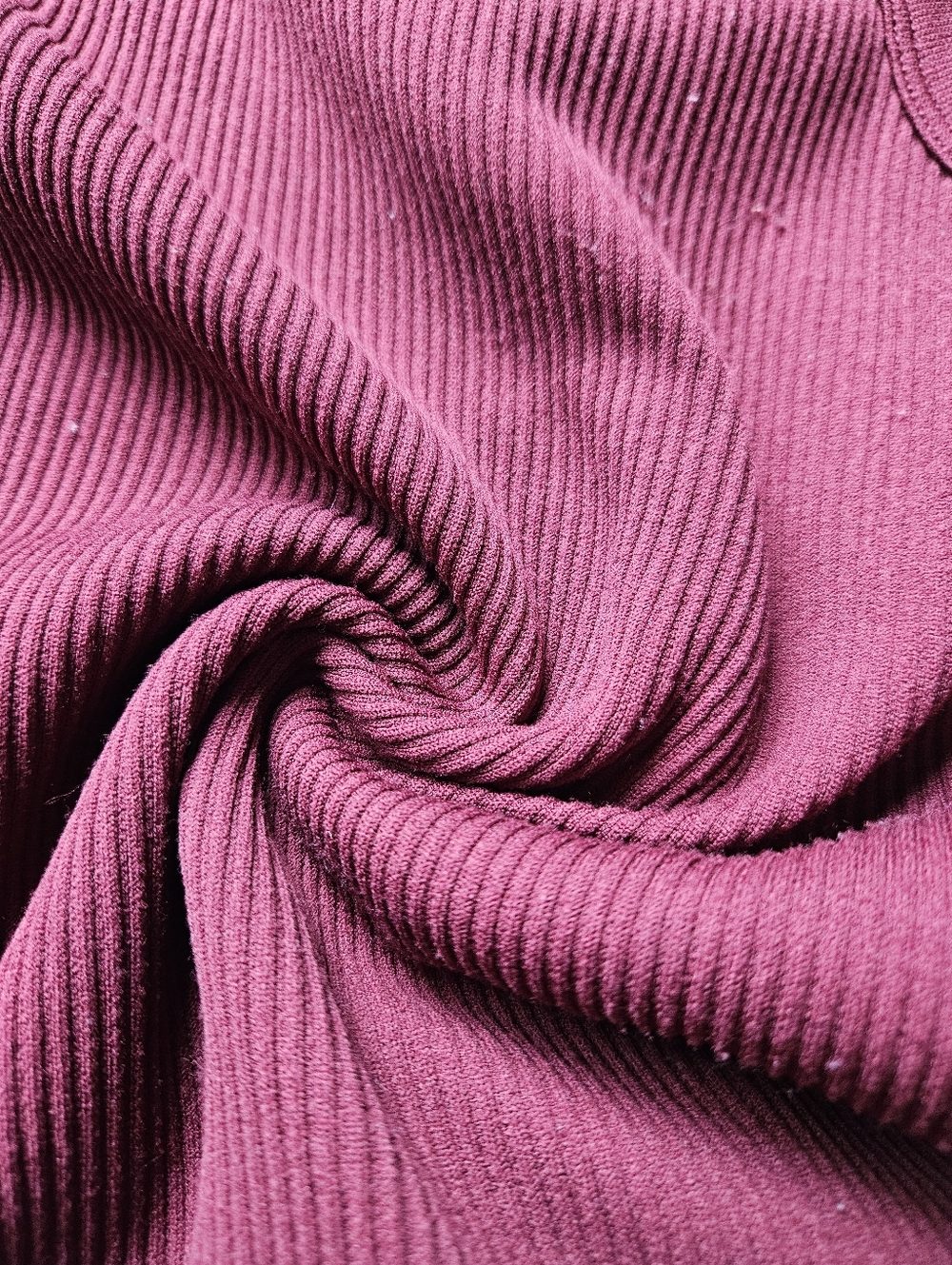 LC Couture Burgundy Ribbed High Neck Tank Top L/XL - Picture 4 of 4